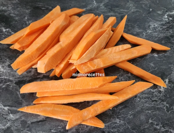 patates douces coupées sous forme de frites