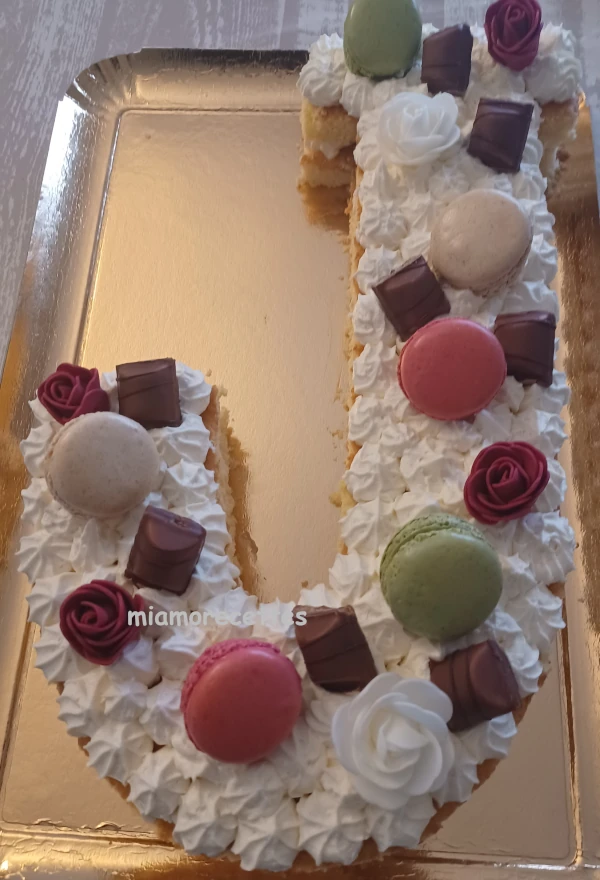 Letter Cake sous forme de la lettre J