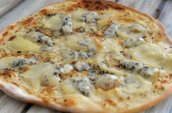 Pizza oignon et gorgonzola
