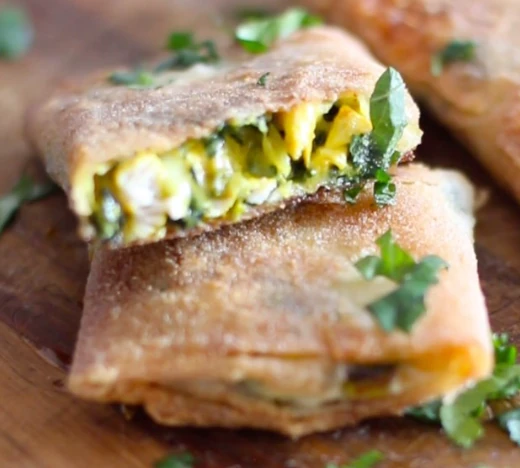 Feuilletés au poulet curry et épinards