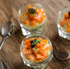 Verrine saumon, avocat et fromage frais