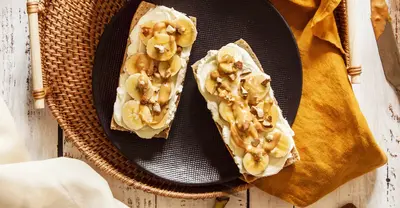 Tartine banane beurre de cacahuètes