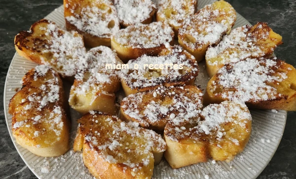 Pains perdus avec du sucre glace