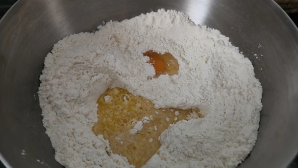 La farine, le beurre et un œuf