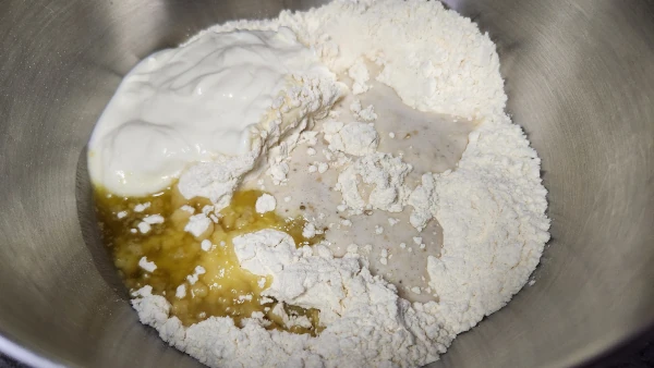 Mélange des ingrédients pour les pains panini