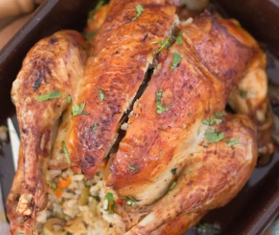 Poulet rôti et farci au riz