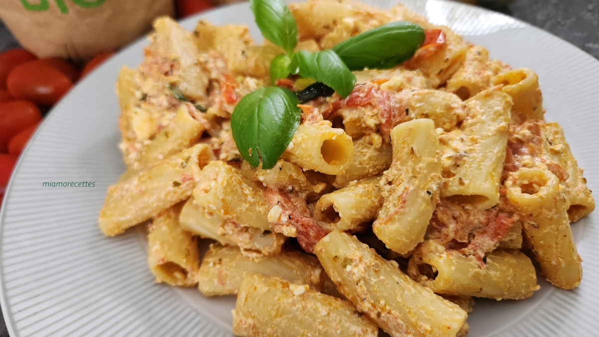 Pâtes à la feta et aux tomates cerises