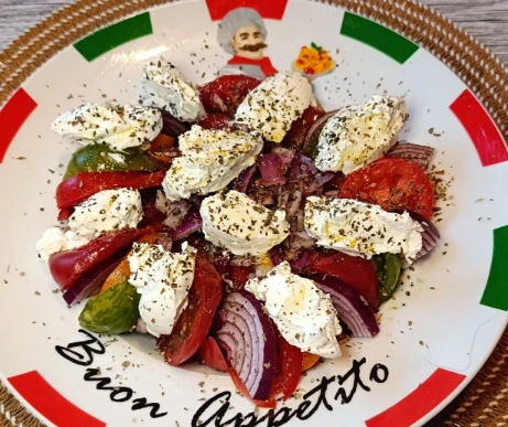 Salade de tomates au chèvre frais