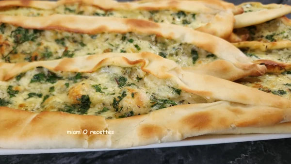 Pide au fromage