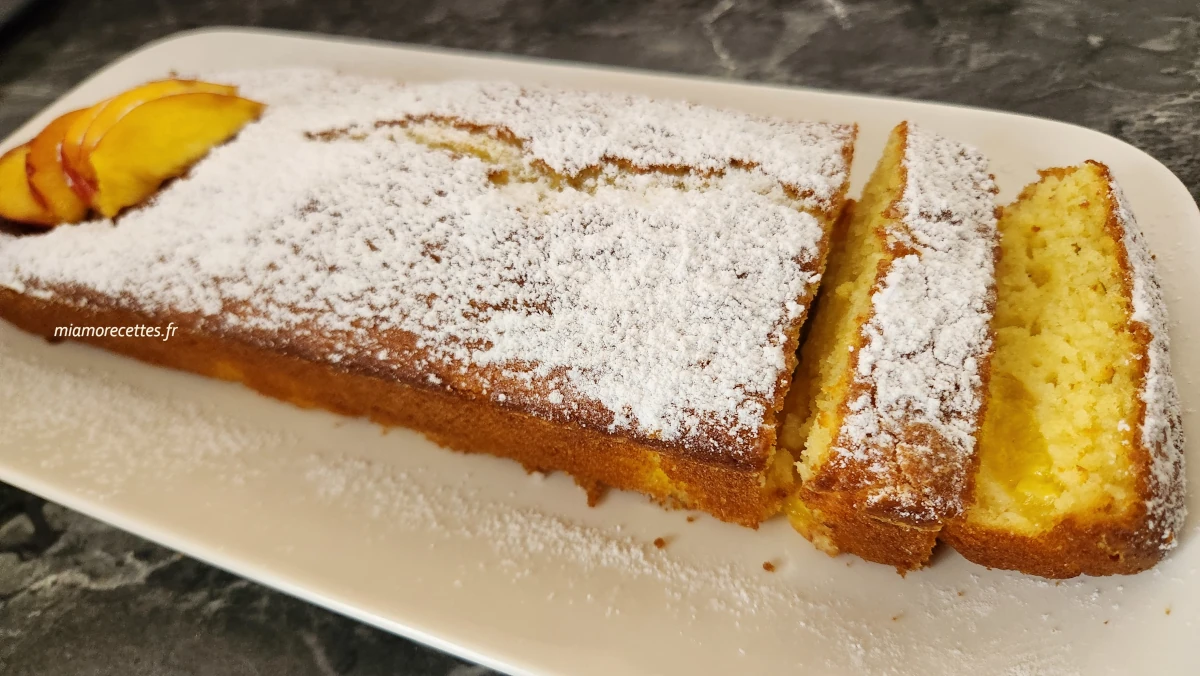 Délicieux cake aux nectarines