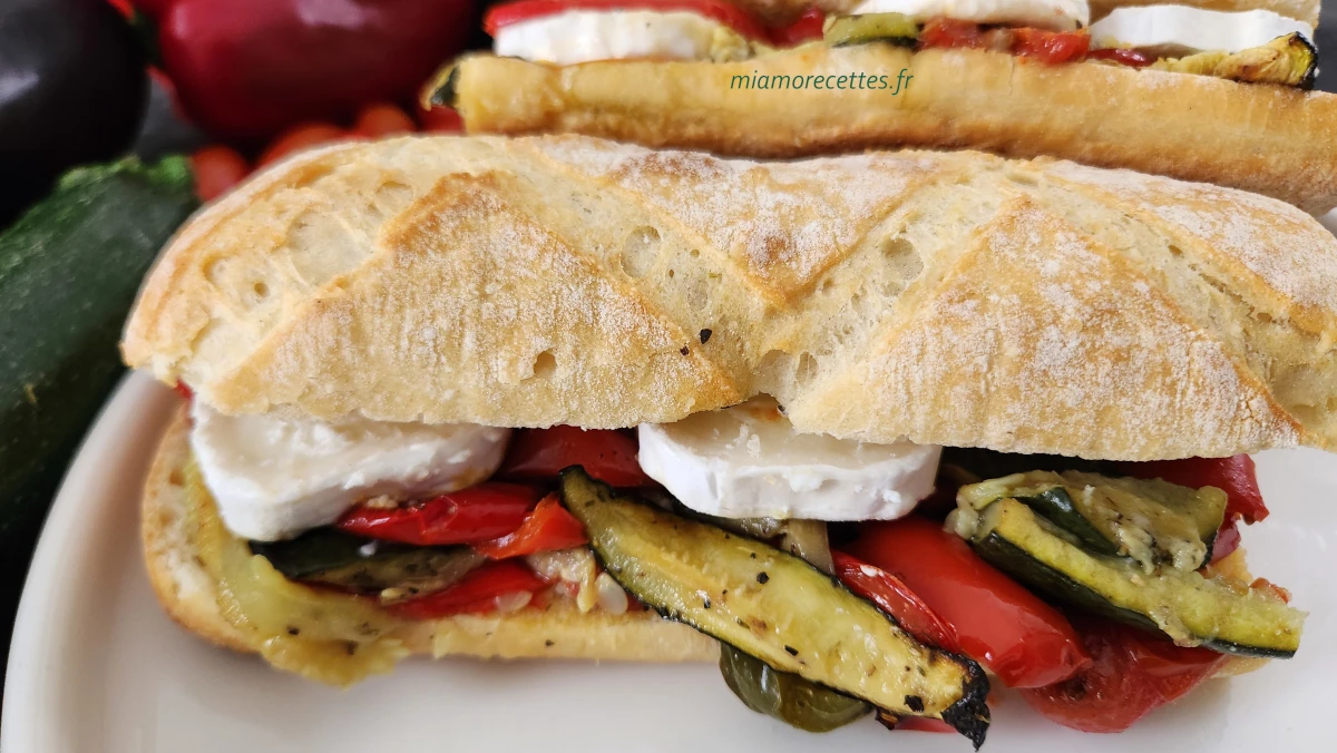 Sandwich gourmand aux légumes rôtis et fromage de chèvre